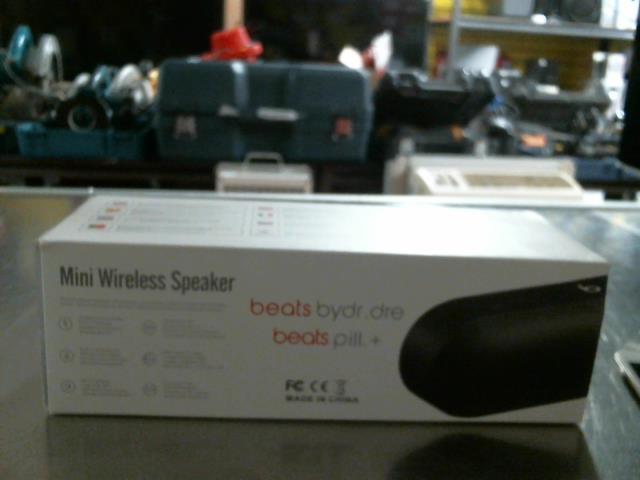 Beats pill plus rouge