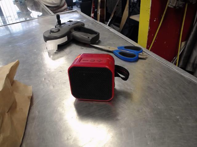 Speaker bluetooth rouge