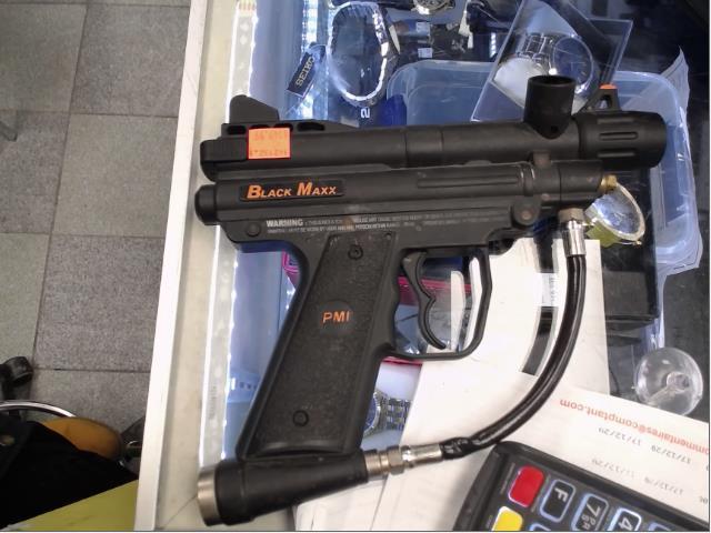 Black maxx paintball gun