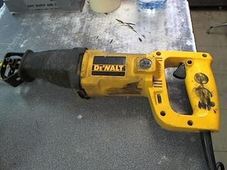 Dewalt vs reciprocating saw