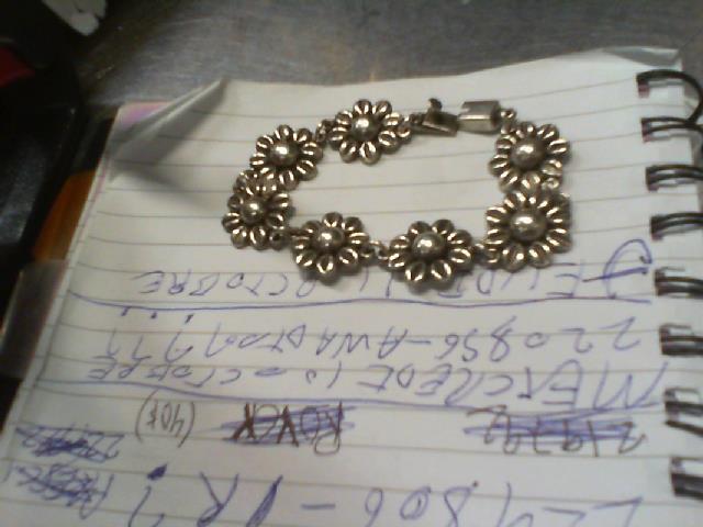 Bbracelet avec fleurs