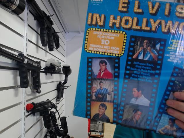 Elvis in hollywwod