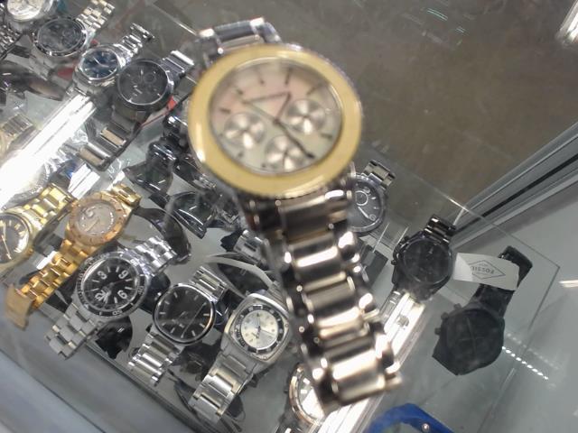 Montre femme grise