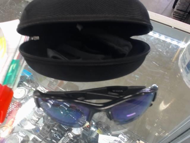 Lunettes oakley (scratchs)