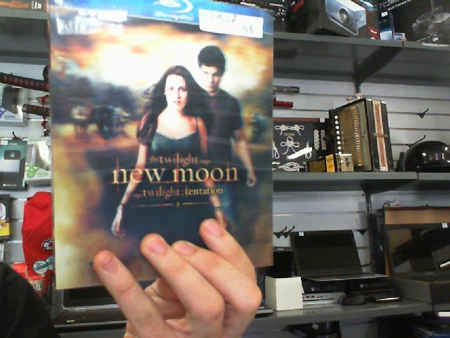 The twilight new moon