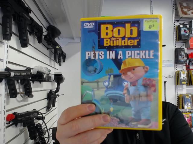 Bob the builder: pets in a pic