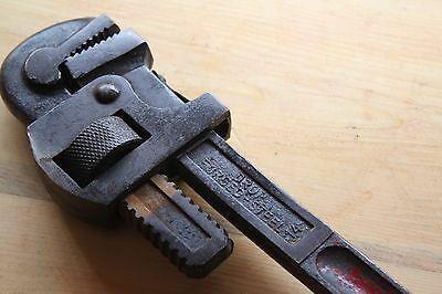 Pipe wrench