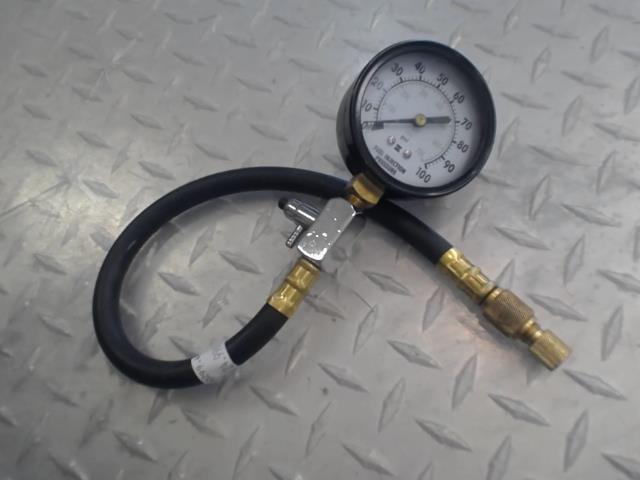 Fuel pressure tester