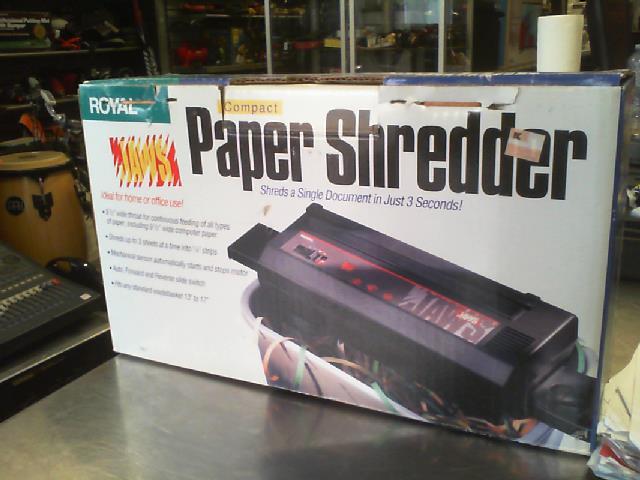 Paper shredder dans boite