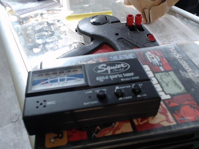 squier digital quartz tuner model 5006