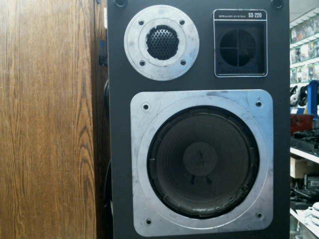 2 speakers 40 watts 8ohm