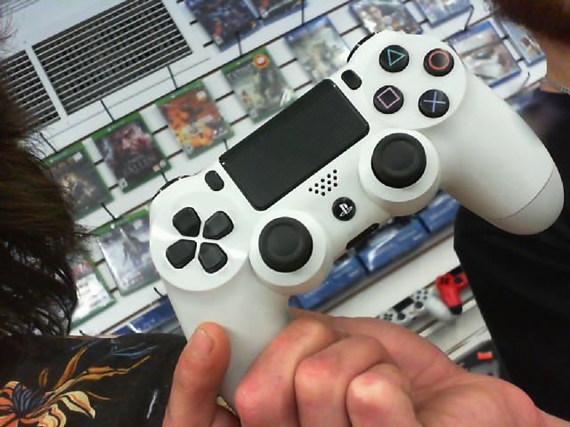 Manette de ps4 blanche