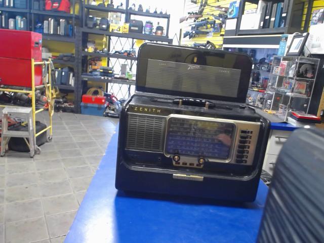 Radio a lampe vintage