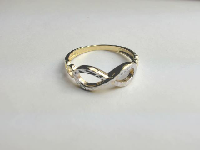 BAGUE EN OR 10KT POUR FEMME