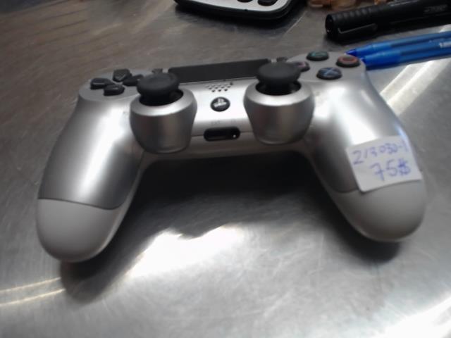 Manette grise de playstation 4