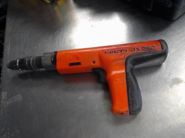 Hilti fastening gun pneumatique