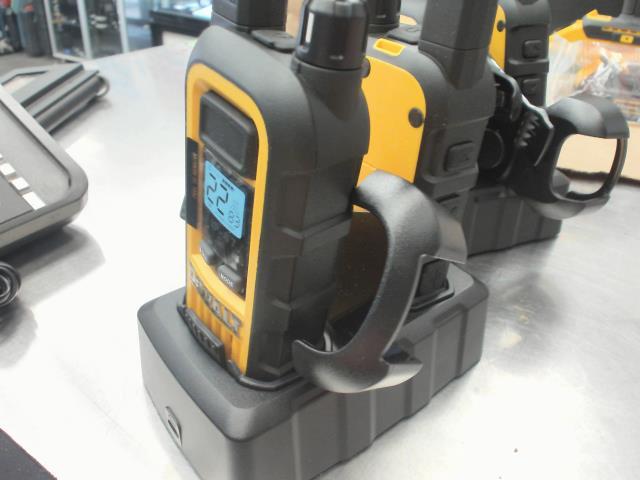 Talkie walkie dewalt avec chargeur