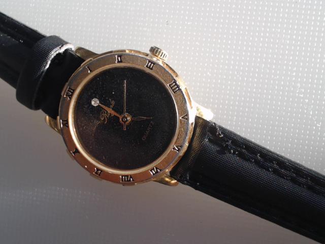 Montre pour femme cadran noir