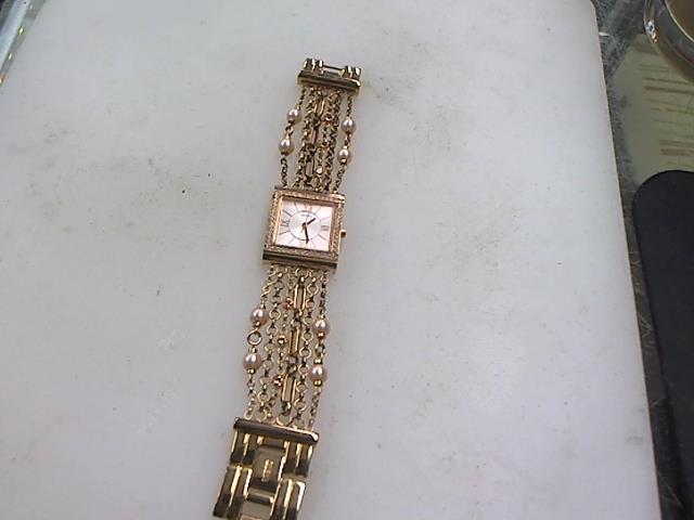 Montre feminine fantisiste