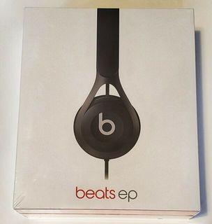 Beats solo 3 all black 610 cond