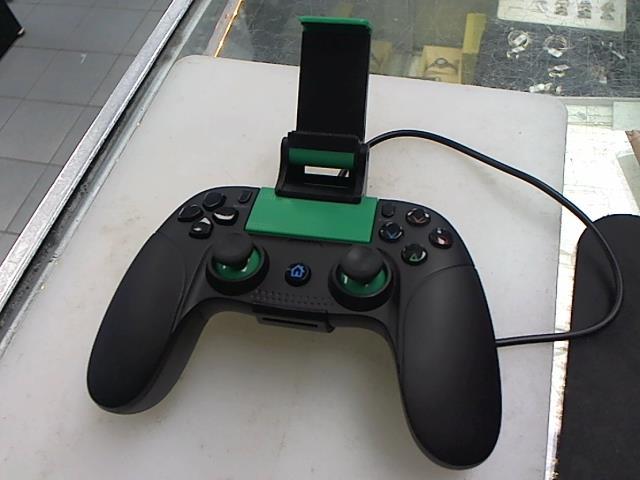 Manette android avec clip a cell