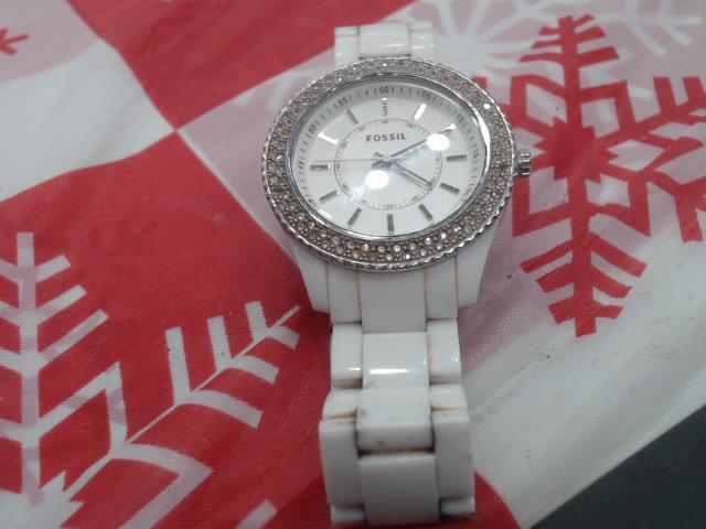 Montre femme fossil blanche