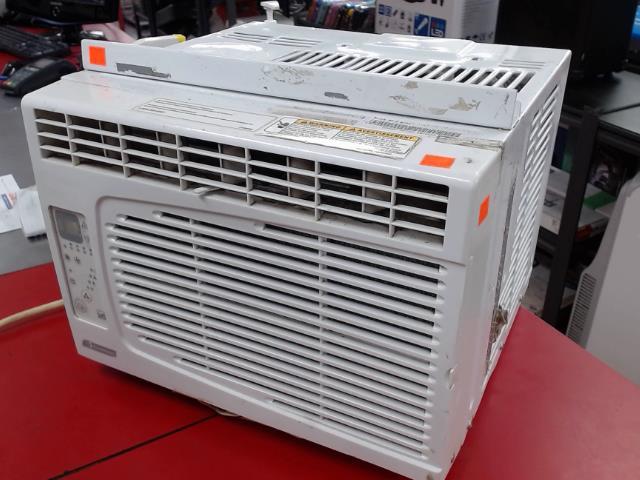 Air climatise 5250 btu pas d'accessoires