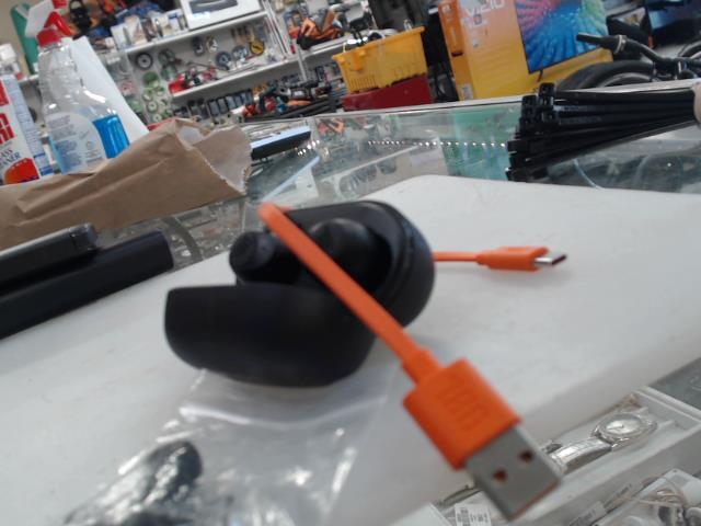 Jbl bluetooth headphone