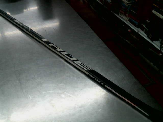 Baton de hockey droitier