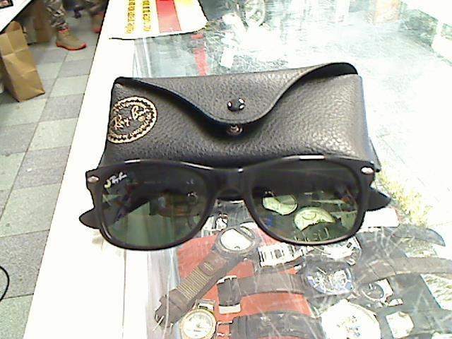 Lunette rayban avec case authentic