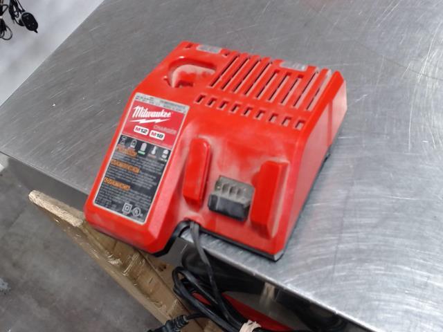 Chargeur milwaukee 18v/12v