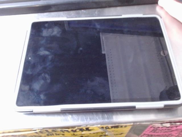 Ipad 6th gen 128go ds case