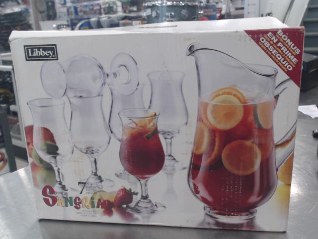 Verre et pichet a sangria