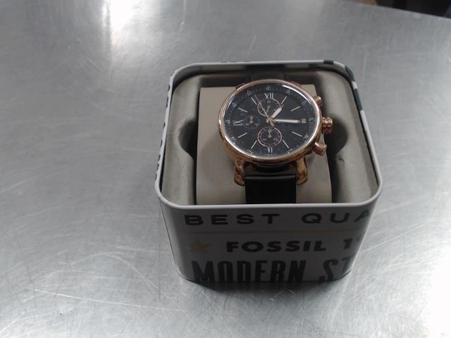 Montre fossil dans bo