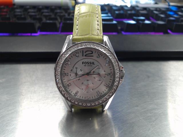 Montre fossil poignet vrt