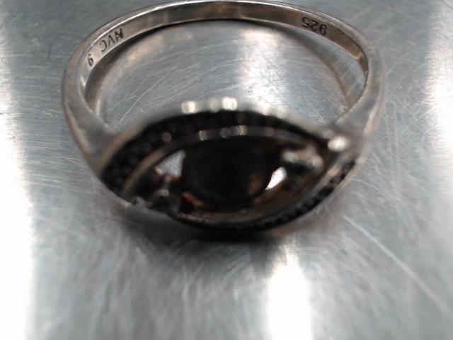 Silver ring eye shaped