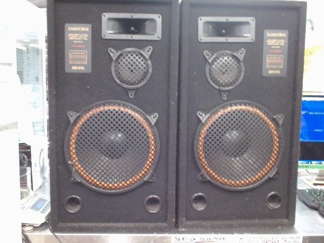 2 speaker samauria 300w/20hzz/96db