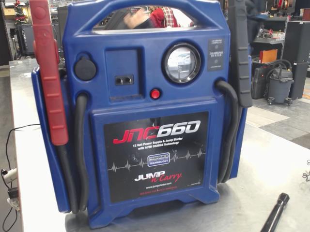 Jump starter bleu pour voiture