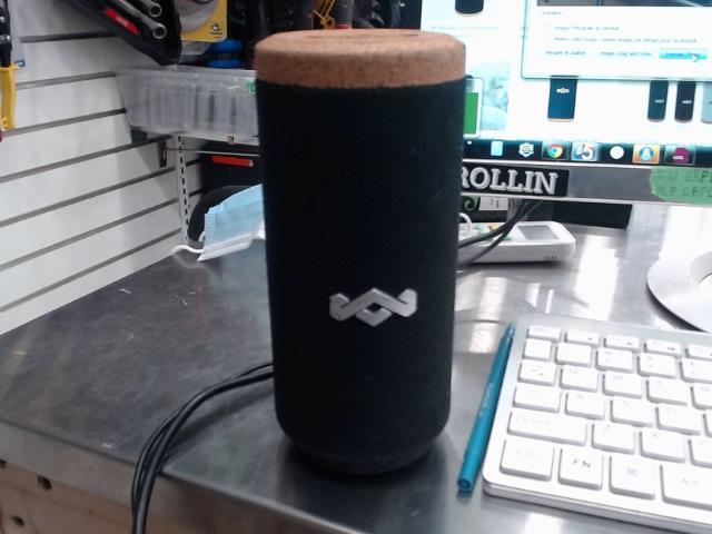 Speaker bluetooth / no bounds sound