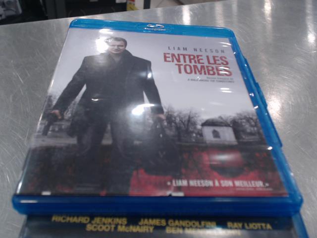 Entre les tombes