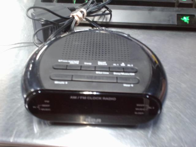 Am/fm clock radio