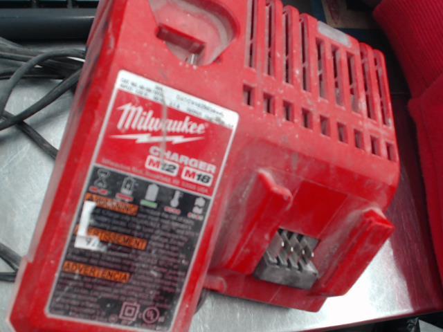 Chargeur milwaukee m12 et m18