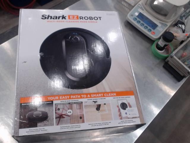 Aspirateur style roomba neuf dans boite