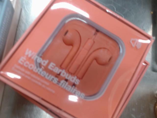 Wired earbuds