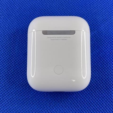 Airpods 1st gen in case - ok condition