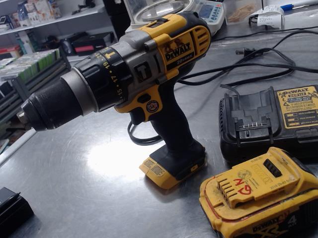 Drill avec chargeur et battery