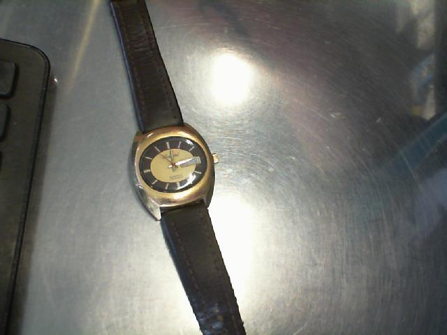 Montre a mouvement neuchatel 1975