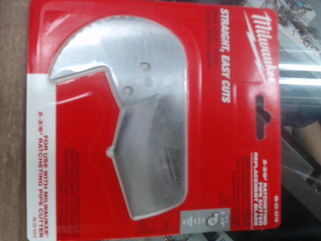 Pipe cutter blade