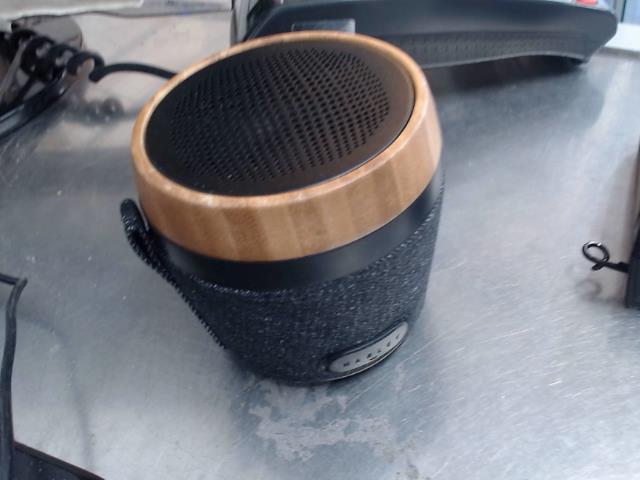 Speaker bluetooth