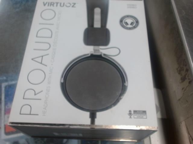 Headphone with mic neuff